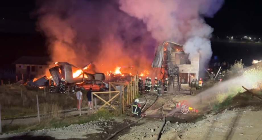 UN MUERTO Y DOS HERIDOS DEJÓ UN FATAL INCENDIO.